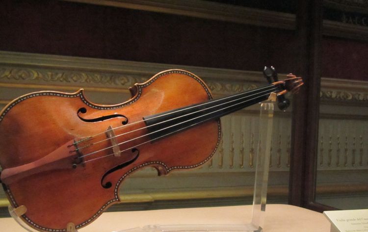 stradivari stradivari